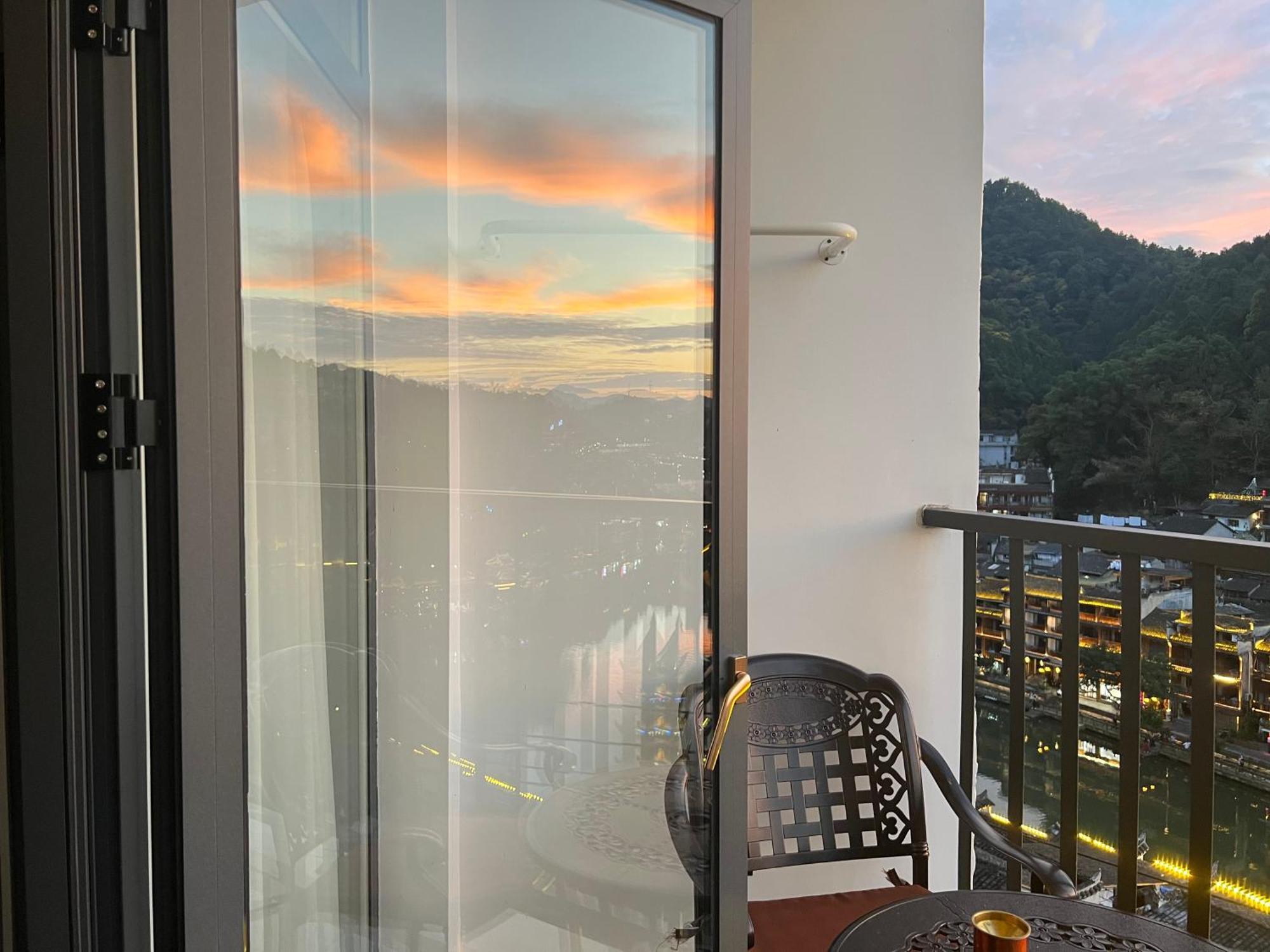 Phoenix Best River View B&B Fenghuang Dış mekan fotoğraf