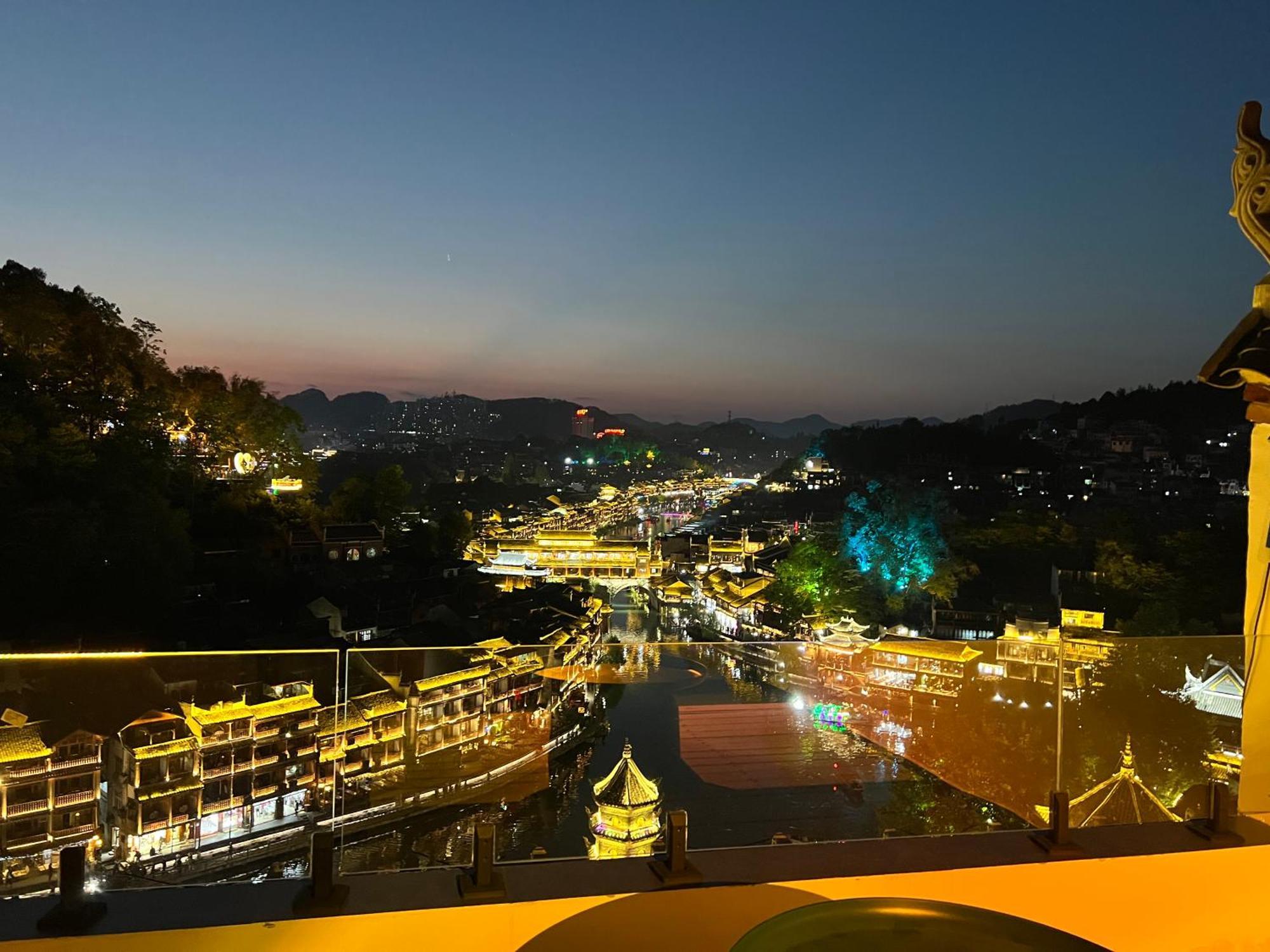 Phoenix Best River View B&B Fenghuang Dış mekan fotoğraf